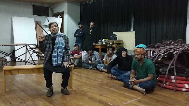 কালো জলের কাব্যে ‘ভাঙারি’ চরিত্রে অভিনয় করছেন আসাদুজ্জামান নূর। ছবি: প্রথম আলো