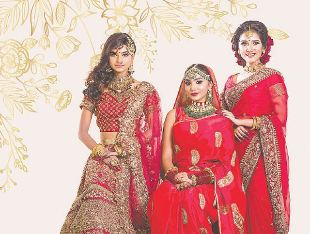 কনের সাজে লাল রং এসেছে নতুনরূপে। মডেল: সিম্মি, সুনেহ্‌রা ও মৌসুম, ছবি: কবির হোসেন