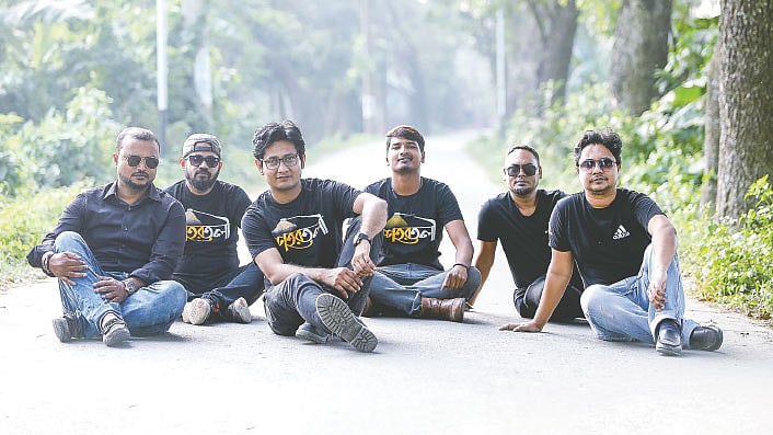 শহরতলীর সদস্যরা। ছবি: নীরব মাহমুদুল