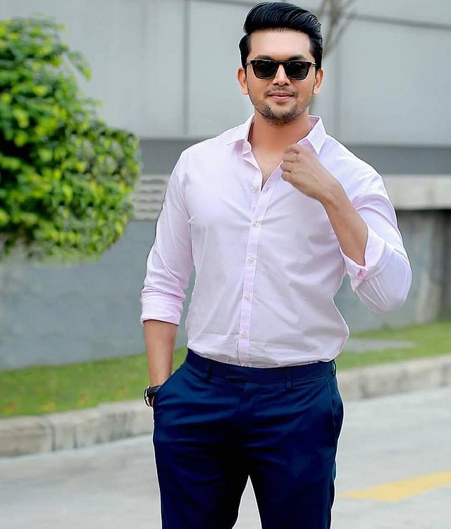 আজ জাতীয় চলচ্চিত্র পুরস্কার গ্রহণ করবেন আরিফিন শুভ। ছবি ফেসবুক থেকে