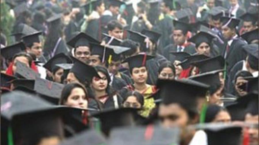 গবেষণায় দেখানো হয়েছে, শিক্ষিতদের এক-তৃতীয়াংশই বেকার। তাঁদের মধ্যে স্নাতক ও স্নাতকোত্তর ডিগ্রিধারী বেকার বেশি। ফাইল ছবি