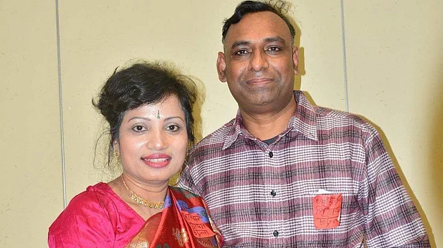 অনুষ্ঠান পরিকল্পনা, পরিচালনা ও উপস্থাপনায় ছিলেন লেখিকা ও খায়রুল বাশার