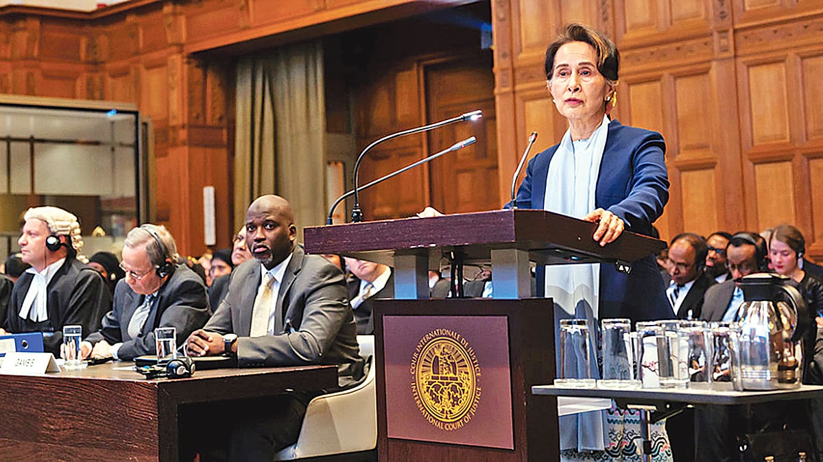 আইসিজেতে মিয়ানমারের স্টেট কাউন্সেলর ও এজেন্ট অং সান সু চি। দ্য হেগ, নেদারল্যান্ডস, ১১ ডিসেম্বর।   ছবি: ইউএন নিউজ