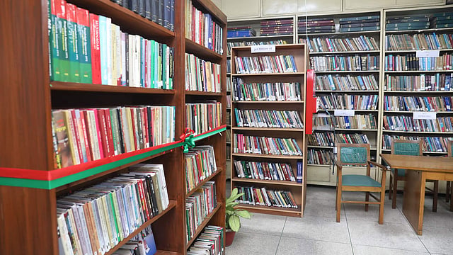 মুক্তিযুদ্ধ কর্নারের বই। ছবি: সাইফুল ইসলাম