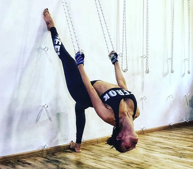 ছবিটি শেয়ার করে মালাইকা লিখেছেন, মাঝেমধ্যে পৃথিবীর দিকে এভাবেই ভিন্নভাবে তাকাতে হবে।