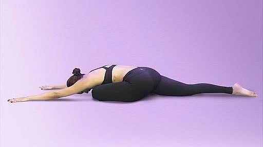 ছবিটি ইনস্টাগ্রামে পোস্ট করে মালাইকা অরোরা ক্যাপশনে বলে দিয়েছেন আসনের সব নিয়ম-কানুন। আপনি কতটা শিখতে পারলেন, সেটা দেখার জন্য আপনার আসনের ছবি তুলে ট্যাগও করে দিতে বলেছেন মালাইকা।