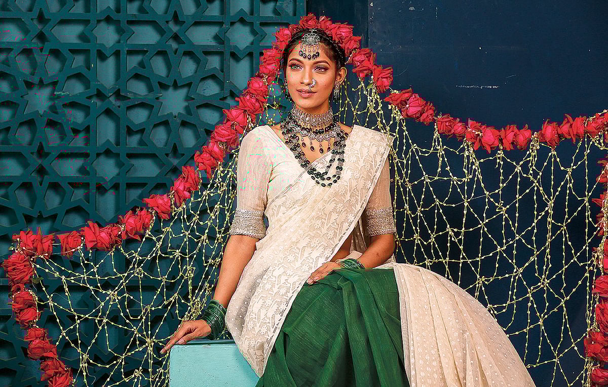 কনের সাজে জনপ্রিয় হয়ে উঠছে ফুলের ওড়নার ব্যবহার। মডেল: সূর্য, সাজ: পারসোনা, পোশাক: বিবি প্রডাকশনস, গয়না: সিক্স ইয়ার্ডস স্টোরি, ছবি: কবির হোসেন