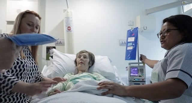 কেমোথেরাপি চিকিৎসা নিয়ে পরীক্ষা করছেন যুক্তরাজ্যের গবেষকেরা। ছবি: বিবিসর সৌজন্যে