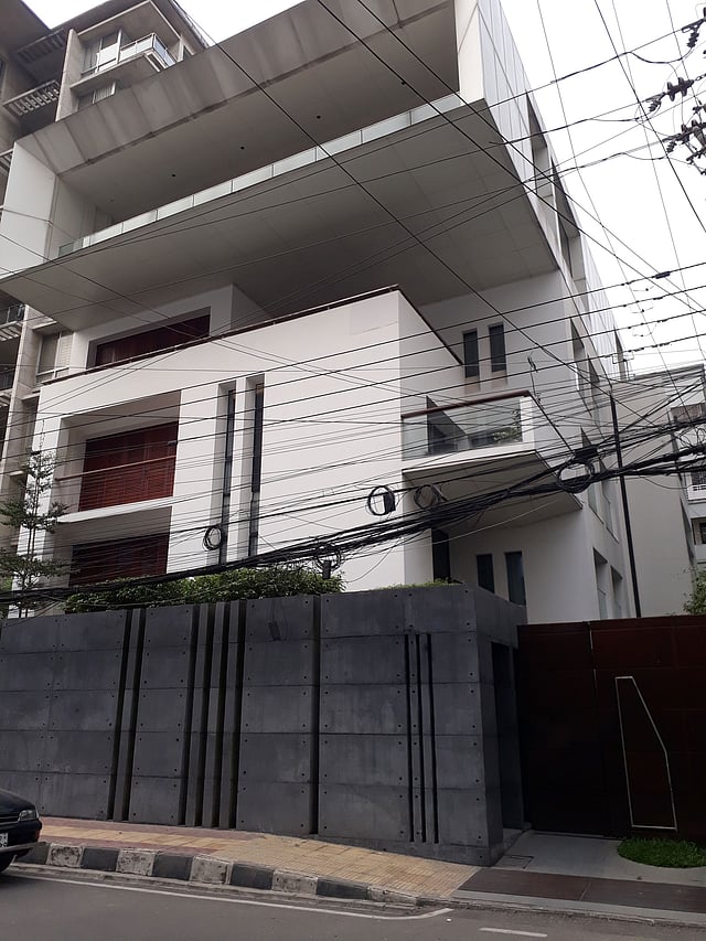 বারিধারার ডিপ্লোম্যাটিক জোনের ৬ নম্বর সড়কের বাসায় থাকেন এম এ খালেক। ছবি: সানাউল্লাহ সাকিব