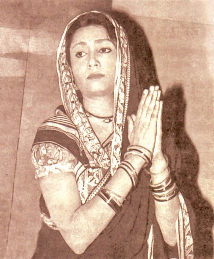 নাটকের শুরুর দিকের মঞ্চায়নে ফেরদৌসী মজুমদার