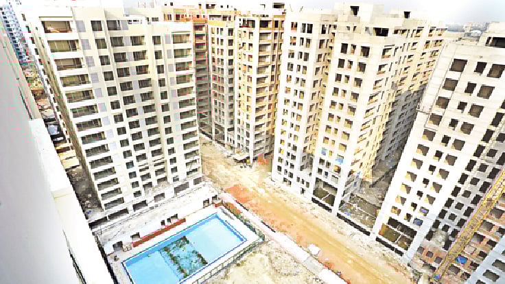 রাজধানীর মিরপুরে বিজয় রাকিন সিটির কনডোমিনিয়াম প্রকল্পে সারি সারি ভবন।  ফাইল ছবি