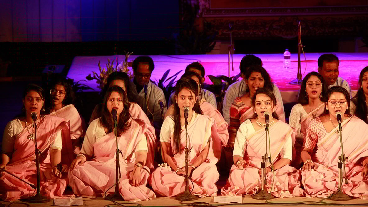 ছায়ানটের শুদ্ধ সংগীত উৎসবের শেষ দিনের একটি পরিবেশনা। ছবি: ছায়ানটের সৌজন্যে