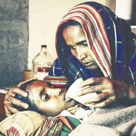 খাবার স্যালাইন ডায়রিয়া নিরাময়ে আশীর্বাদ হয়ে আসে। ছবি: সংগৃহীত