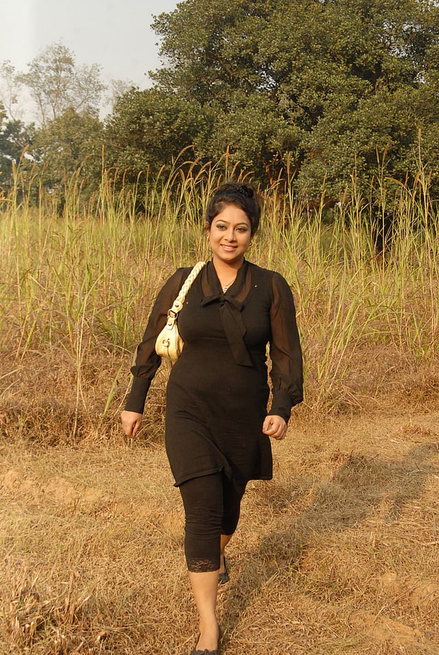 গত ২৫ নভেম্বর অস্ট্রেলিয়া থেকে দেশে ফিরেছেন চিত্রনায়িকা শাবনূর। ছবি: প্রথম আলো