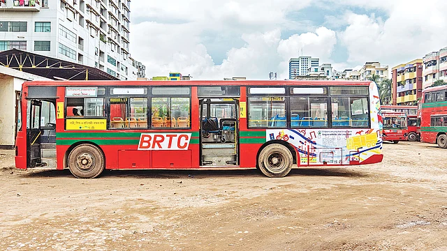 বাসটি উদ্বোধনের অপেক্ষায় আছে। ছবি: সংগৃহীত