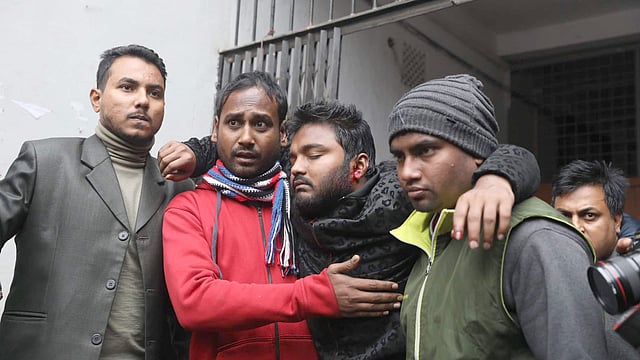 হামলায় আহত হন ভিপি নুরুল ও তাঁর সঙ্গে থাকা কয়েকজন। ছবি: সাইফুল ইসলাম