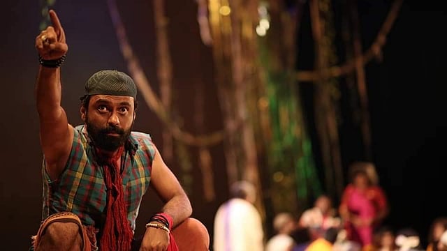 দুখু মিয়ার গায়কি দক্ষতায় আবার জেগে ওঠে লেটোর দল। ছবি: সংগৃহীত