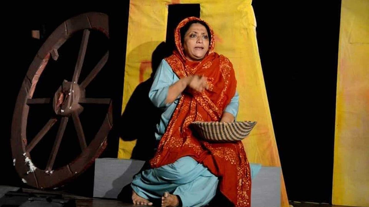 ‘গোলাপজান’ নাটকের কেন্দ্রীয় চরিত্রে অভিনয় করেছেন রোকেয়া রফিক বেবী। ছবি:সংগৃহীত