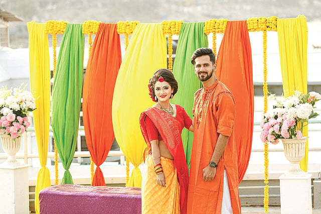 খোলা জায়গায় করা বিভিন্ন ধরনের অনুষ্ঠান। মডেল: মৌসুমী ও রজার, ছবি: নকশা