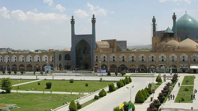 সপ্তদশ শতাব্দীতে নির্মিত ইসফাহান শহরে অবস্থিত নকশ-ই জাহান স্কয়ার। ছবি: ইউনেসকো