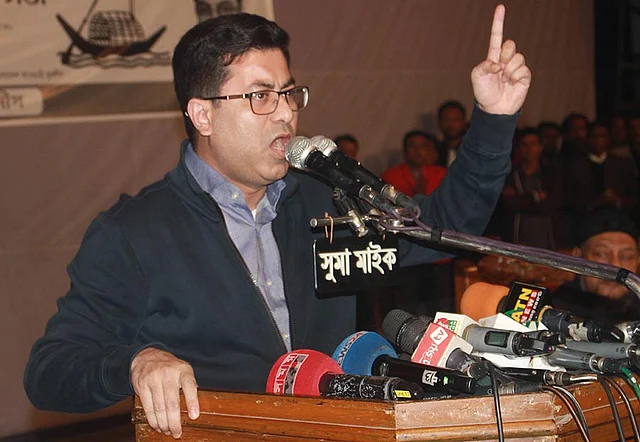 গুলিস্তানে মহানগর নাট্যমঞ্চের বশির মিলনায়তনে যুবলীগ আয়োজিত মতবিনিময় সভায় শেখ ফজলে নূর তাপস বক্তব্য দেন। ছবি: ফোকাস বাংলা