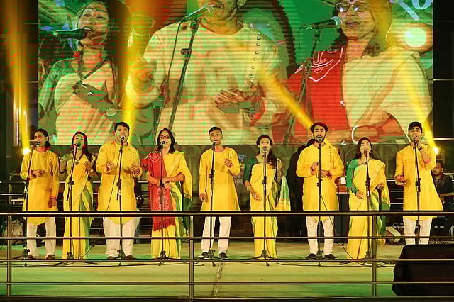 বাংলাদেশ সাংস্কৃতিক উৎসবের একটি দলীয় পরিবেশনা। ছবি: প্রথম আলো