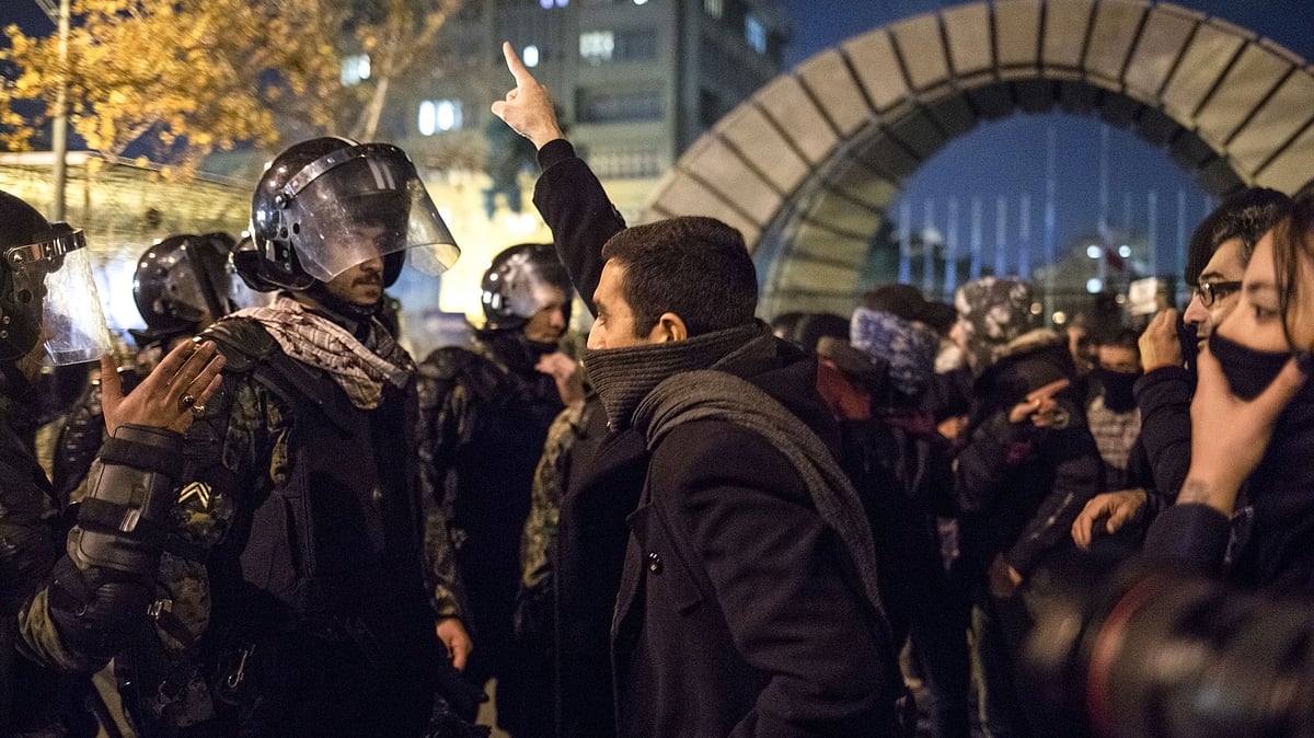 ইরানে গত কয়েক দিনের বিক্ষোভ অকস্মাৎ ঘটেনি। ছবি: এএফপি