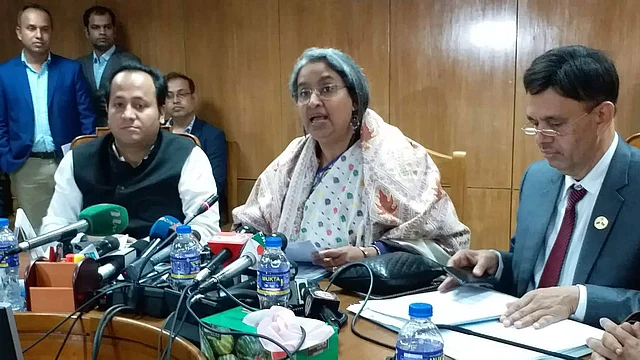 সচিবালয়ের সংবাদ সম্মেলনে শিক্ষামন্ত্রী দীপু মনি। ছবি: প্রথম আলো