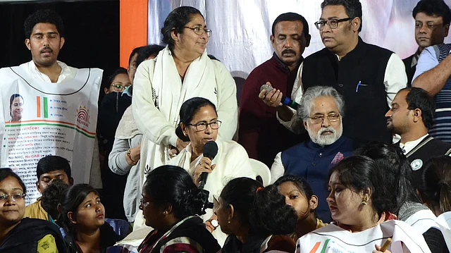 পশ্চিমবঙ্গের মুখ্যমন্ত্রী মমতা বন্দ্যোপাধ্যায় বুধবার কলকাতার ধর্মতলার রাণী রাসমণি অ্যাভিনিউতে তৃণমূল ছাত্র পরিষদের এক সভায় বক্তব্য দেন। ছবি: ভাস্কর মুখার্জি