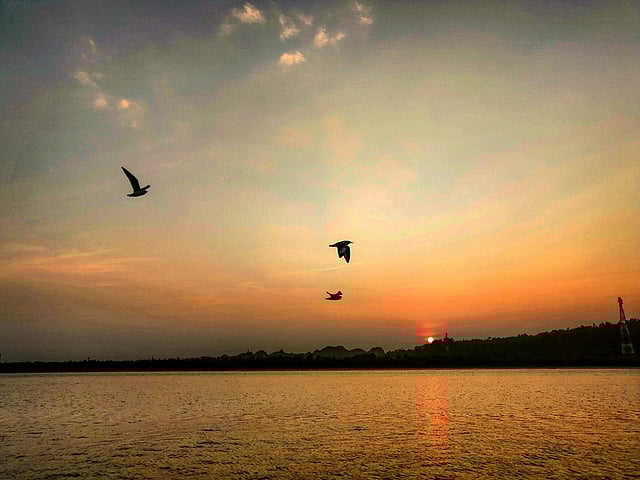 পশ্চিম আকাশে সূর্যাস্ত