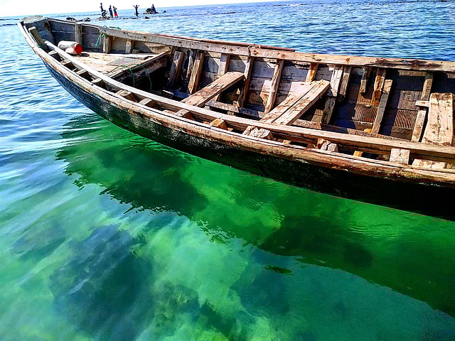 সমুদ্রের স্বচ্ছ পানি