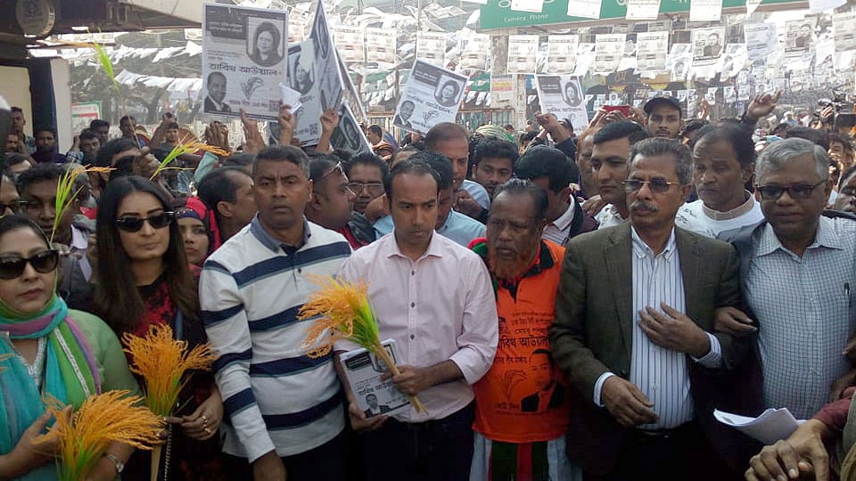ঢাকা উত্তর সিটি করপোরেশন নির্বাচনে মেয়র পদে বিএনপির প্রাথী তাবিথ আউয়াল আজ রাজধানীর তালতলায় নির্বাচনী প্রচার চালান। ছবি: সেলিম জাহিদ