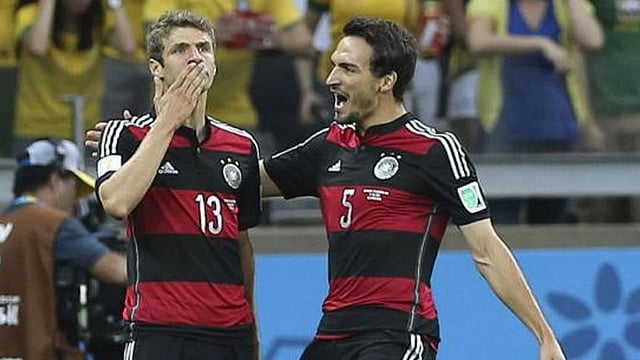 গত বিশ্বকাপের পর দল থেকে বাদ পড়েছেন টমাস মুলার ও ম্যাটস হামেলস। ছবি : এএফপি