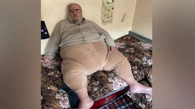 আইএসের অন্যতম ‘গডফাদার’ আবু আবদুল বারীকে গ্রেপ্তার করেছে ইরাকের নিরাপত্তা বাহিনীর সদস্যরা। ছবি: সংগৃহীত