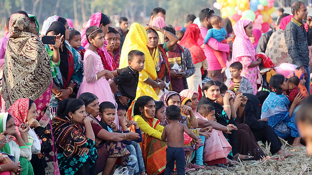 মেলায় আগত নারী দর্শক