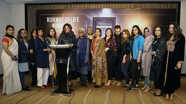 গত বছরের ধারাবাহিকতায় এবার অনুষ্ঠিত হতে যাচ্ছে ট্রেসেমে বাংলাদেশ ফ্যাশন উইকের দ্বিতীয় আসর। ২৩ থেকে ২৫ জানুয়ারি বসুন্ধরা কনভেনশন সেন্টার সরগরম থাকবে ট্রেসেমে বাংলাদেশ ফ্যাশন উইক ২০২০ উপলক্ষে। ছবি: প্রথম আলো
