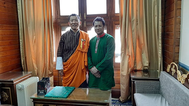 ভুটানের প্রধানমন্ত্রী লোটে শেরিংয়ের সঙ্গে ড্রিম ৭১-এর ব্যবস্থাপনা পরিচালক রাশাদ কবির। ছবি: ড্রিম ৭১-এর সৌজন্যে