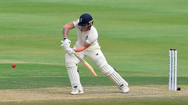 কাল মাত্র ২ রানে আউট হয়েছিলেন স্টোকস। ছবি: এএফপি