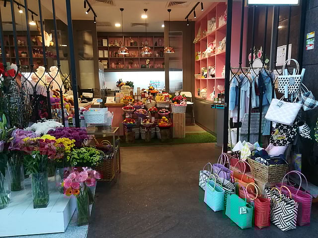 মালয়েশিয়ার প্রিন্স কোর্ট মেডিকেল সেন্টারে ঢোকার পরই এমন চিত্র চোখে পড়বে। ছবি: রাশেদুল আলম