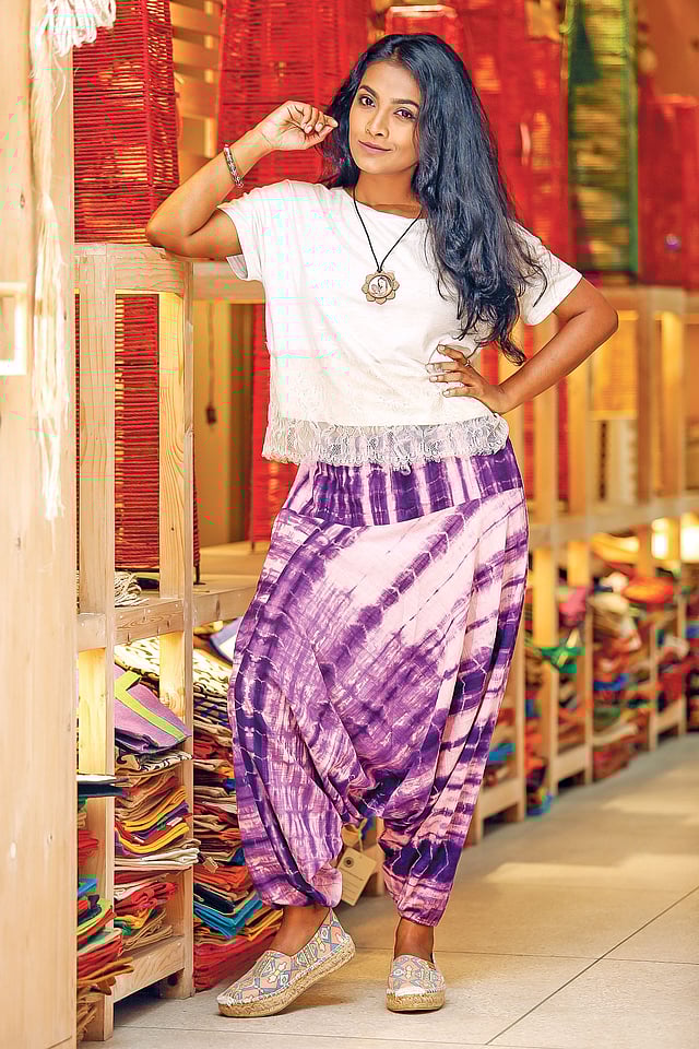 শীতে আরাম দেবে পাটের মুখবন্ধ জুতা