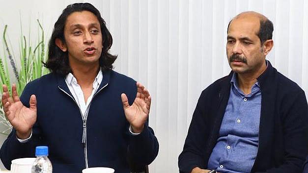 উত্তর সিটি করপোরেশনে (ডিএনসিসি) আওয়ামী লীগের মেয়র প্রার্থী আতিকুল ইসলামের বনানীর প্রচার কার্যালয়ে বঙ্গবন্ধুর দৌহিত্র রাদওয়ান মুজিব। ছবি: সংগৃহীত