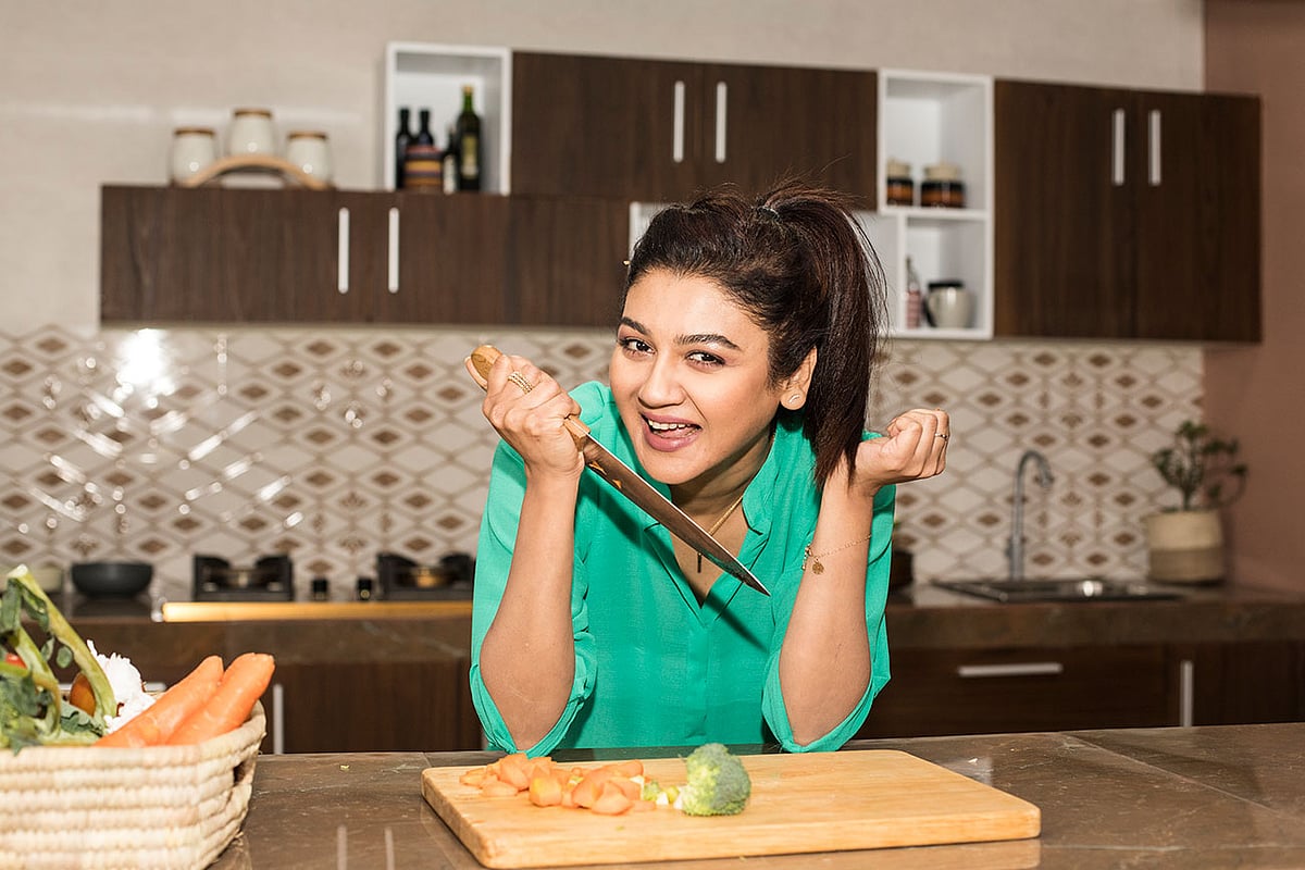 বিজ্ঞাপনের শুটিংয়ে জয়া আহসান। ছবি: খালেদ সরকার