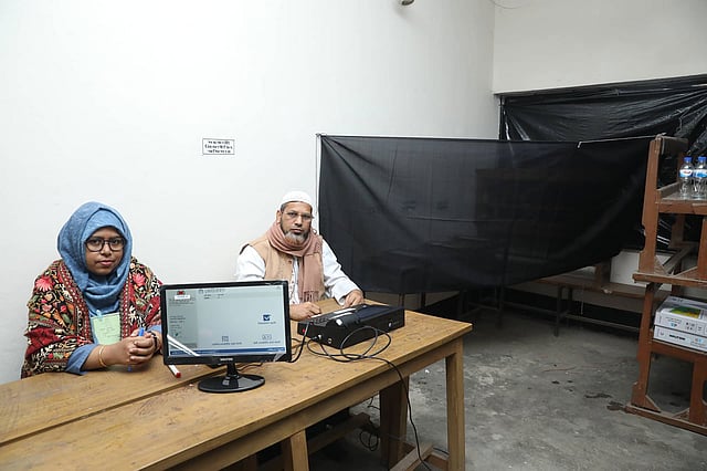 বেগম বদরুন্নেসা সরকারি মহিলা কলেজ কেন্দ্রের চিত্র। বকশিবাগ, ঢাকা, ১ ফেব্রুয়ারি। ছবি: আবদুস সালাম