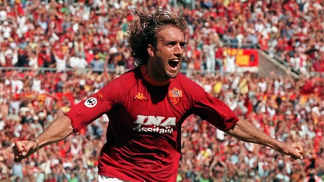 রোমায় থাকার সময়। ছবি: গ্যাব্রিয়েল বাতিস্তুতার টুইটার অ্যাকাউন্ট