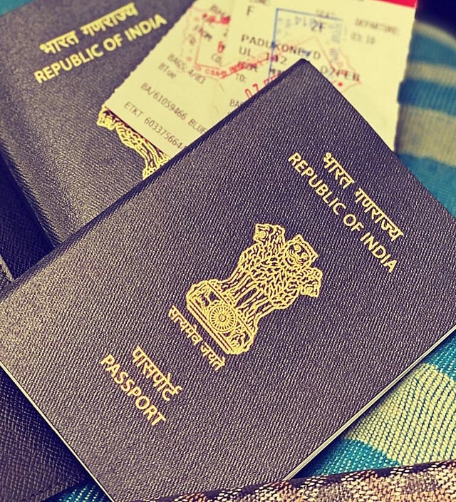 পাসপোর্ট জোড়ার এই ছবি পোস্ট করেছেন দীপিকা। ছবি: ইনস্টাগ্রাম