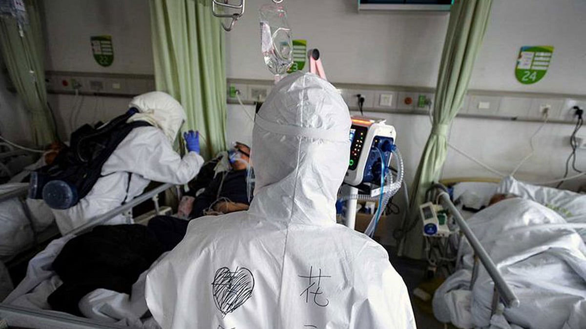 করোনাভাইরাস দ্রুত ছড়িয়ে পড়ার প্রেক্ষাপটে বৈশ্বিক জরুরি অবস্থা ঘোষণা করে বিশ্ব স্বাস্থ্য সংস্থা। ছবি: রয়টার্স