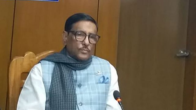 সংবাদ ব্রিফিংয়ে কথা বলছেন সড়ক পরিবহন ও সেতুমন্ত্রী এবং আওয়ামী লীগের সাধারণ সম্পাদক ওবায়দুল কাদের। ছবি: মোশতাক আহমেদ