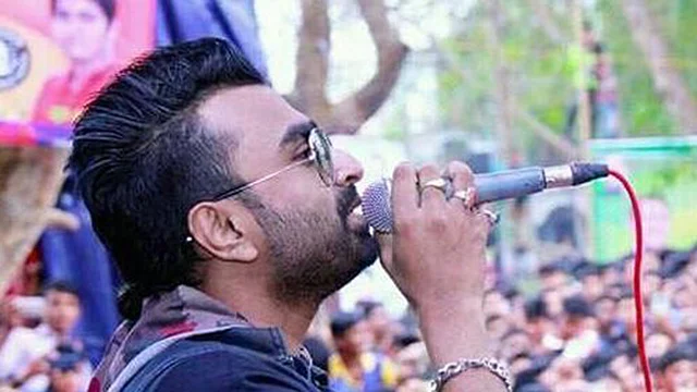 সমানতালে চলছে স্টেজ শো। ছবি: ফেসবুক থেকে