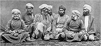 ১৮৯৪ সালের দিকে ধরা পড়া একদল ঠগি। ছবি: উইকিপিডিয়া