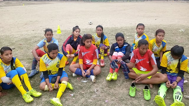 স্বপ্নচূড়া অ্যান্ড আক্কেলপুর ক্লাবের ফুটবলাররা। ছবি: সংগৃহীত